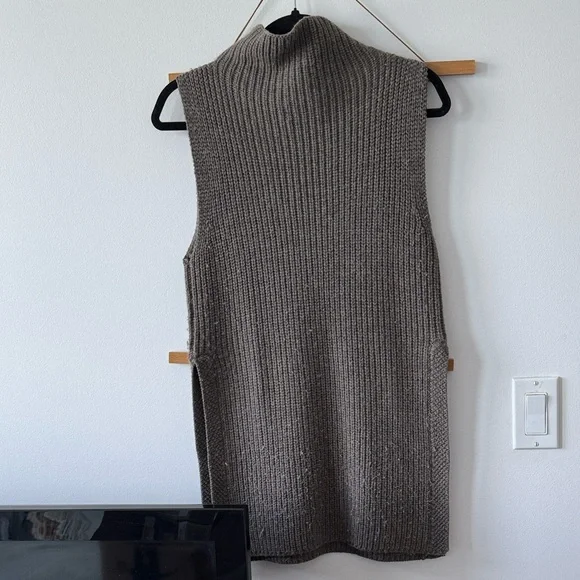Wilfred Taupe Sleeveless Turtleneck Sweater - Picture 3 of 8